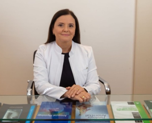 Dra. Lucia de Oliveira – Coloproctologista