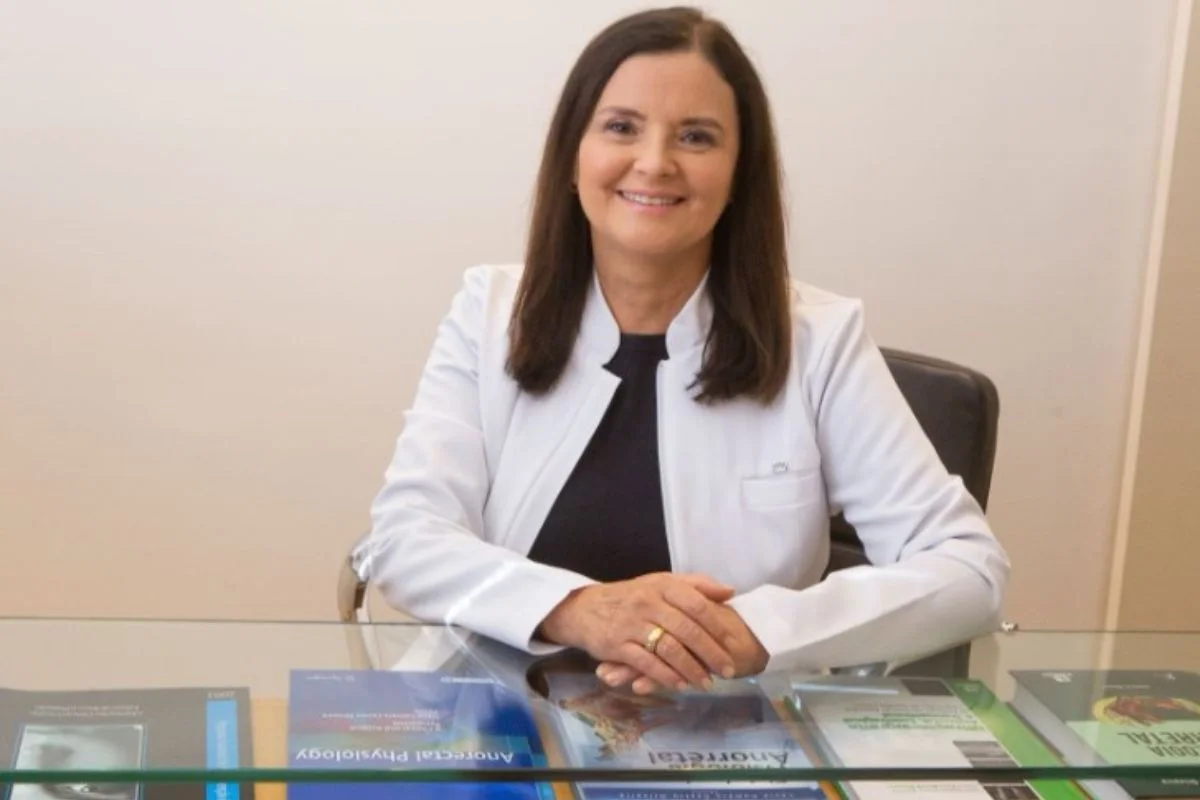 Dra. Lucia de Oliveira – Coloproctologista