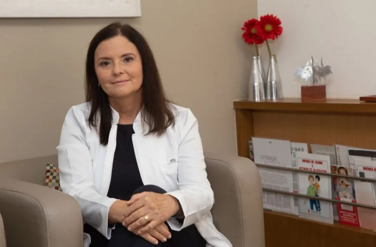 Dra. Lucia de Oliveira – Coloproctologista