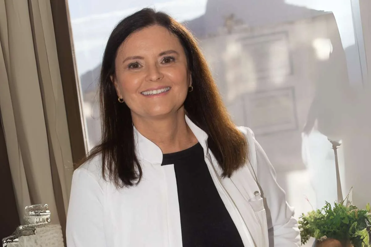 Dra Lucia de Oliveira,MD,PhD Coloproctologista